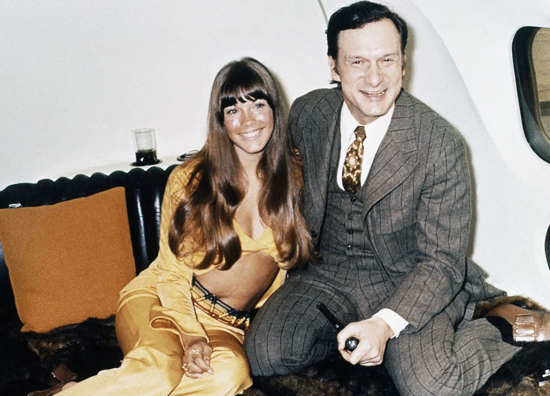 Hugh-Hefners-Romances-His-Wives-and-Girlfriends-Through-the-Years-Barbi-Benton Хью Хефнер в молодости