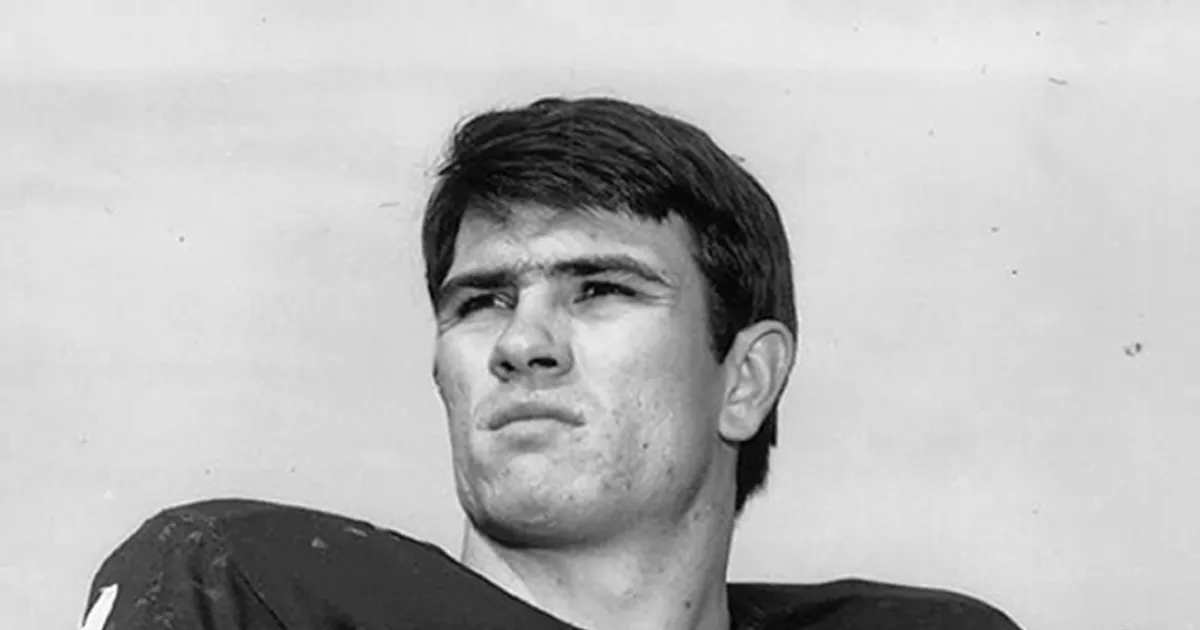 Томи Ли Джонс в молодости