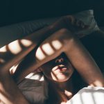 chomu-mi-ne-mozhemo-zasnuti-pid-chas-povitryanih-trivog-poyasnyue-psihiatr