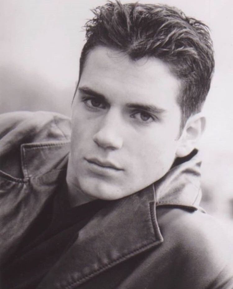 Генри Кавилл в молодости