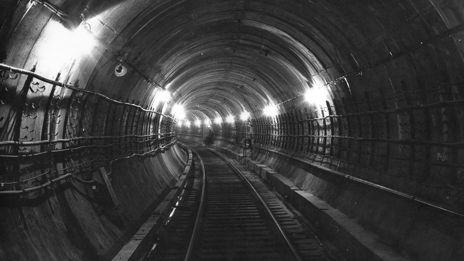 Київському метрополітену 65 років: як розвивався підземний транспорт у столиці