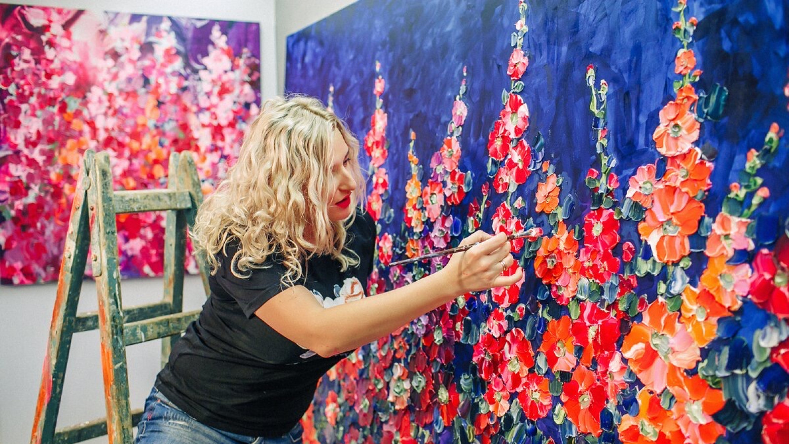 Квітковий світ Олени Онуфрів: інтерв’ю з львівською художницею