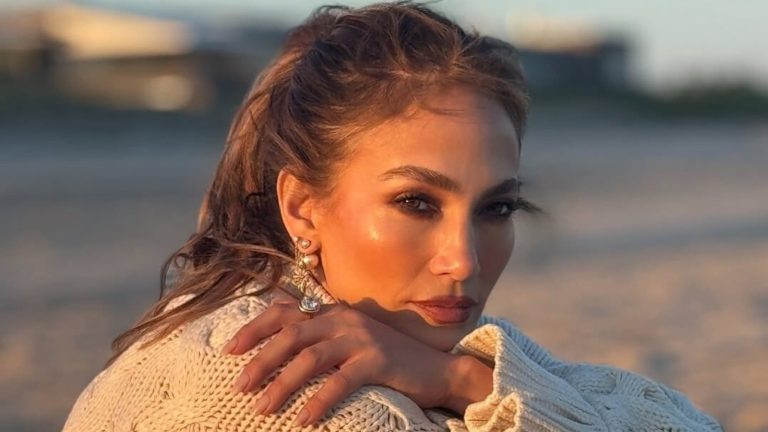 modniy-manikyur-na-sezon-osin-zima-202526-poradi-nail-maystra-dzhennifer-lopes