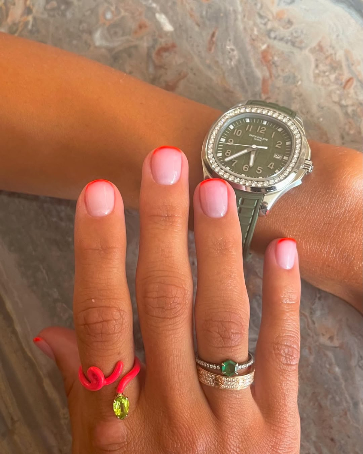 тренди манікюру 2025 осінь фото