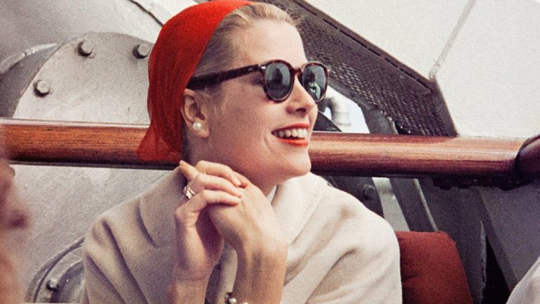 sekreti-krasigreys-kelli-yaka-vtilyuvala-estetikutihoi-rozkoshi-u-vsihbeauty-obrazah