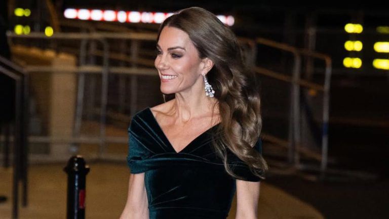 zamist-korolivskogo-sinogo-priyshov-smaragdovo-zeleniy-yak-princesa-ketrin-dala-nove-dihannya-trendovomu-vidtinku