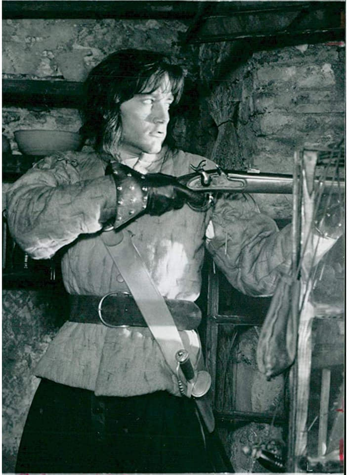 Клайв Оуэн в молодости