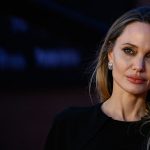 andzhelina-dzholi-vpershe-pokazala-shram-pislya-mastektomii-dlya-debyutnogo-drukovanogo-time-france-7a64cafa