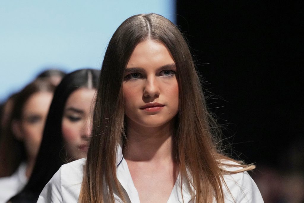 Як вибрати рум`яна за природним тоном обличчя