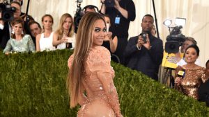 beyonse-povertaetsya-na-met-gala-vpershe-za-desyatilittya-shcho-mi-znaemo-pro-maybutniy-bal-institutu-kostyuma