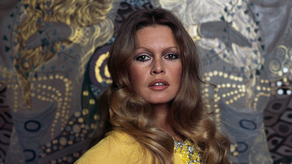 brizhit-bardo-ikona-francuzkogo-stilyu-nadihaemosya-nayyaskravishimi-obrazami-aktorki-za-vse-zhittya-37da6564