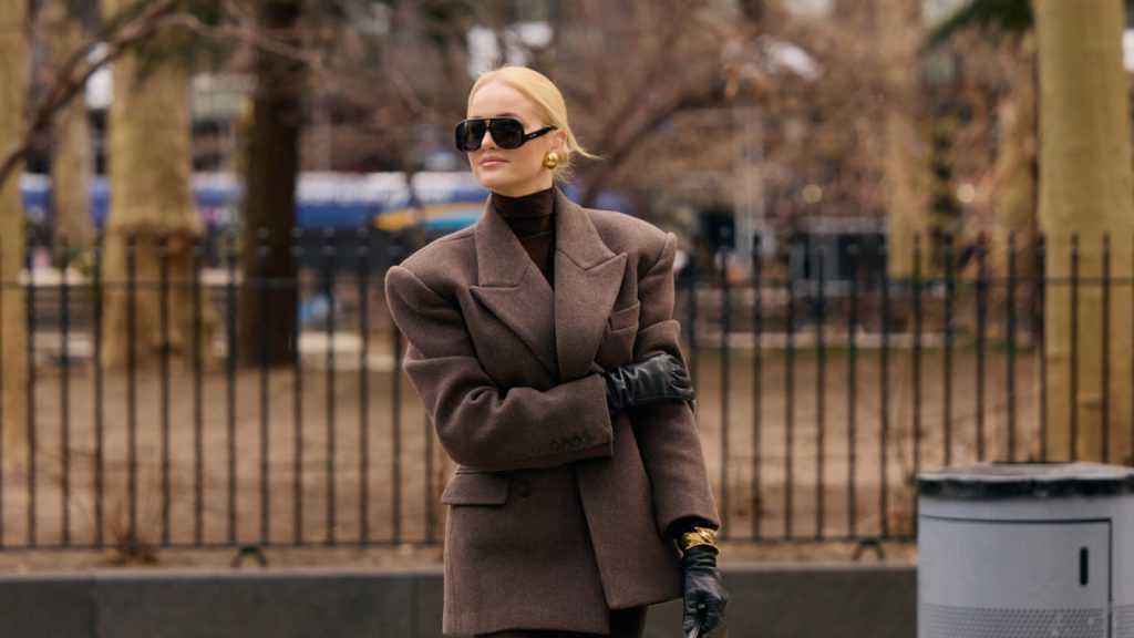 cey-aksesuar-nezaminna-rich-u-zimovomu-garderobi-na-2026-rik-yak-yogo-stilizuyut-naymodnishi-divchata-svitu-vzhe-zaraz-b65213cd