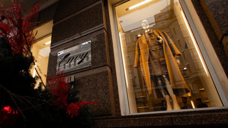 chim-viriznyaetsya-neapolitanskiy-kriy-sekreti-kostyumiv-kiton-6d8f801d