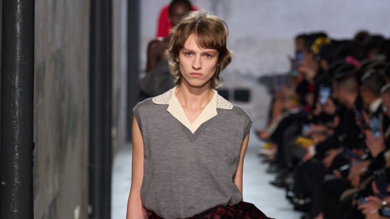 cya-spidnicya-stane-golovnim-elementom-svyatkovogo-garderoba-na-dovgi-roki-chomu-ii-varto-pridbati-vzhe-zaraz-44e338fc