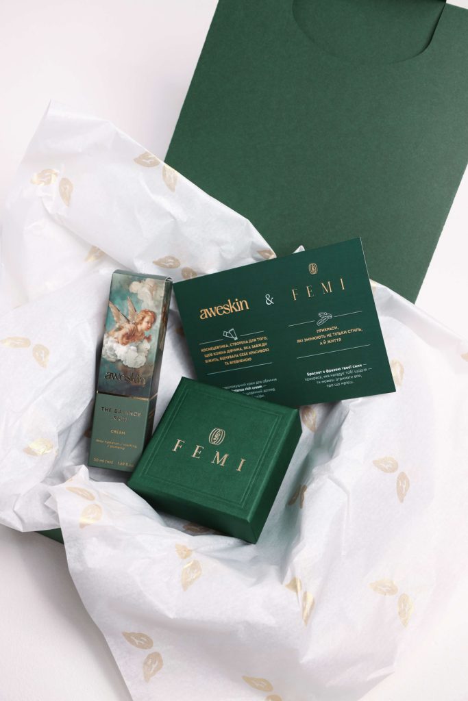 що дарувати на новий рік 2026 дівчині