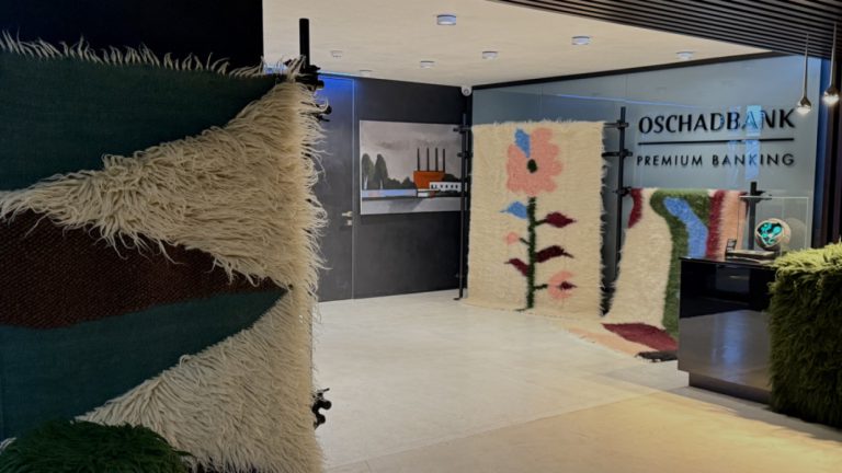 karpatska-vovna-v-suchasnomu-dizayni-nova-instalyaciya-vid-oshchadbanku-ta-gushka