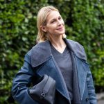 kurtka-shcho-stane-idealnoyu-alternativoyu-klasichnomu-verhnomu-odyagu-ciei-zimi-modnici-vid-nei-u-zahvati-70710284