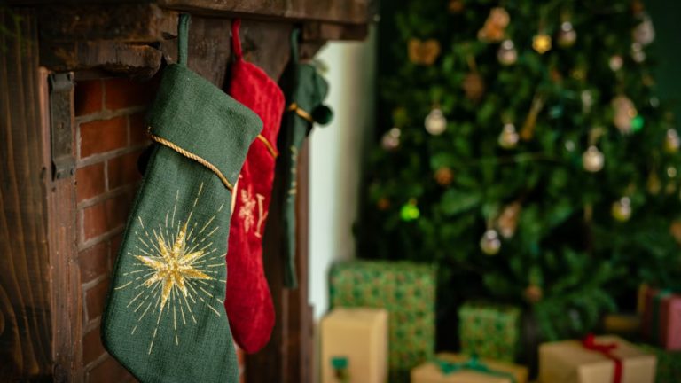 shcho-mi-znaemo-pro-svyatogo-mikolaya-ta-chomu-same-vin-prinosit-podarunki