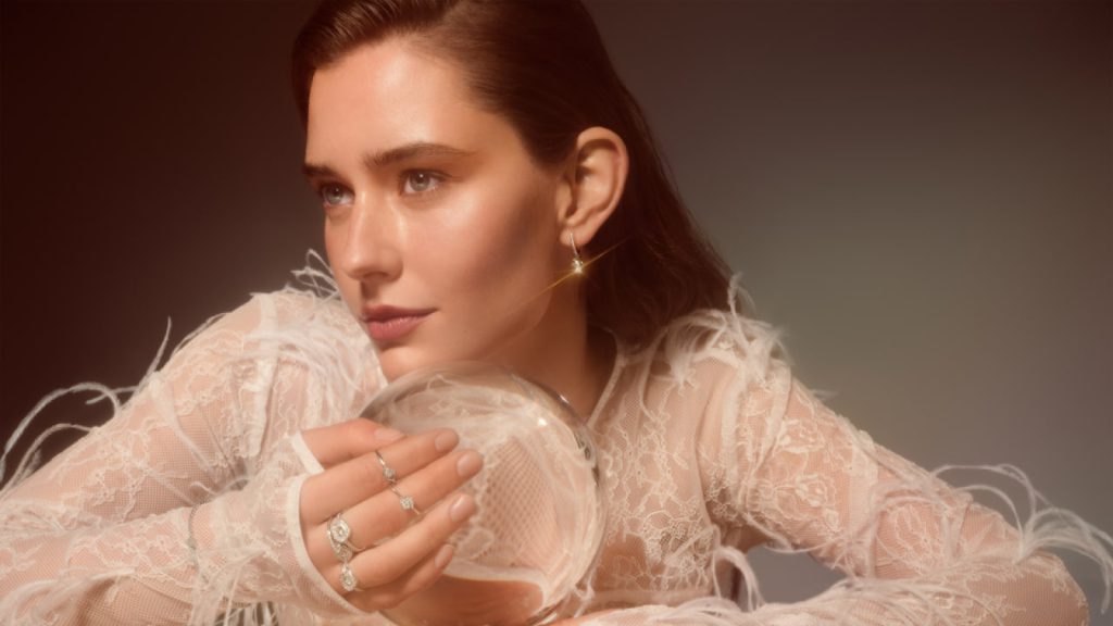 simvoli-nayochikuvanishoi-pori-roku-diamantova-kolekciya-ros-vid-yuvelirnogo-domu-sova