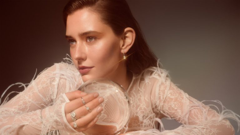 simvoli-nayochikuvanishoi-pori-roku-diamantova-kolekciya-ros-vid-yuvelirnogo-domu-sova