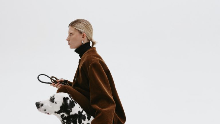 stilni-miski-aksesuari-dlya-chotirilapih-druziv-u-pershomu-pet-dropi-podyh