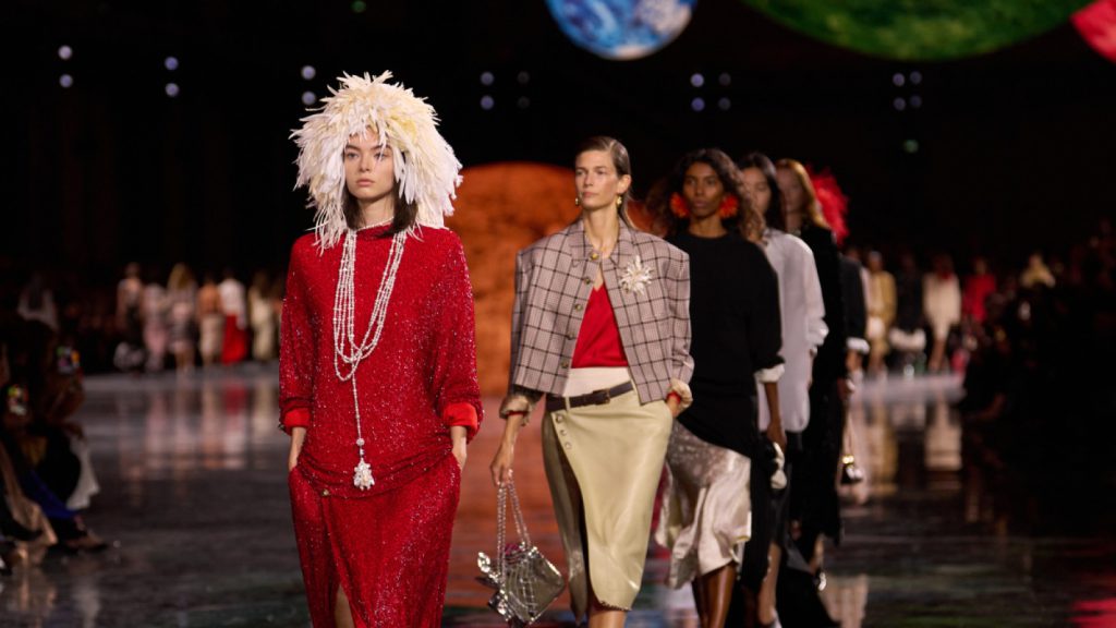 u-chomu-zustrichati-rik-vognyanogo-konya-golovniy-kolir-priydeshnogo-2026-go-721feba3