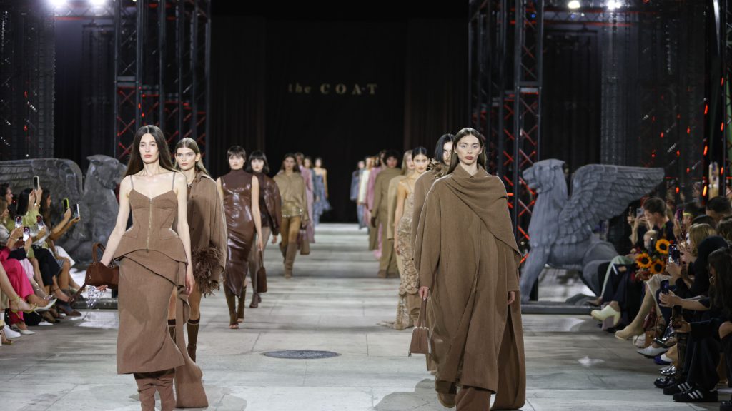 ukrainian-fashion-week-fw26-27-ogolosiv-detali-sezonu