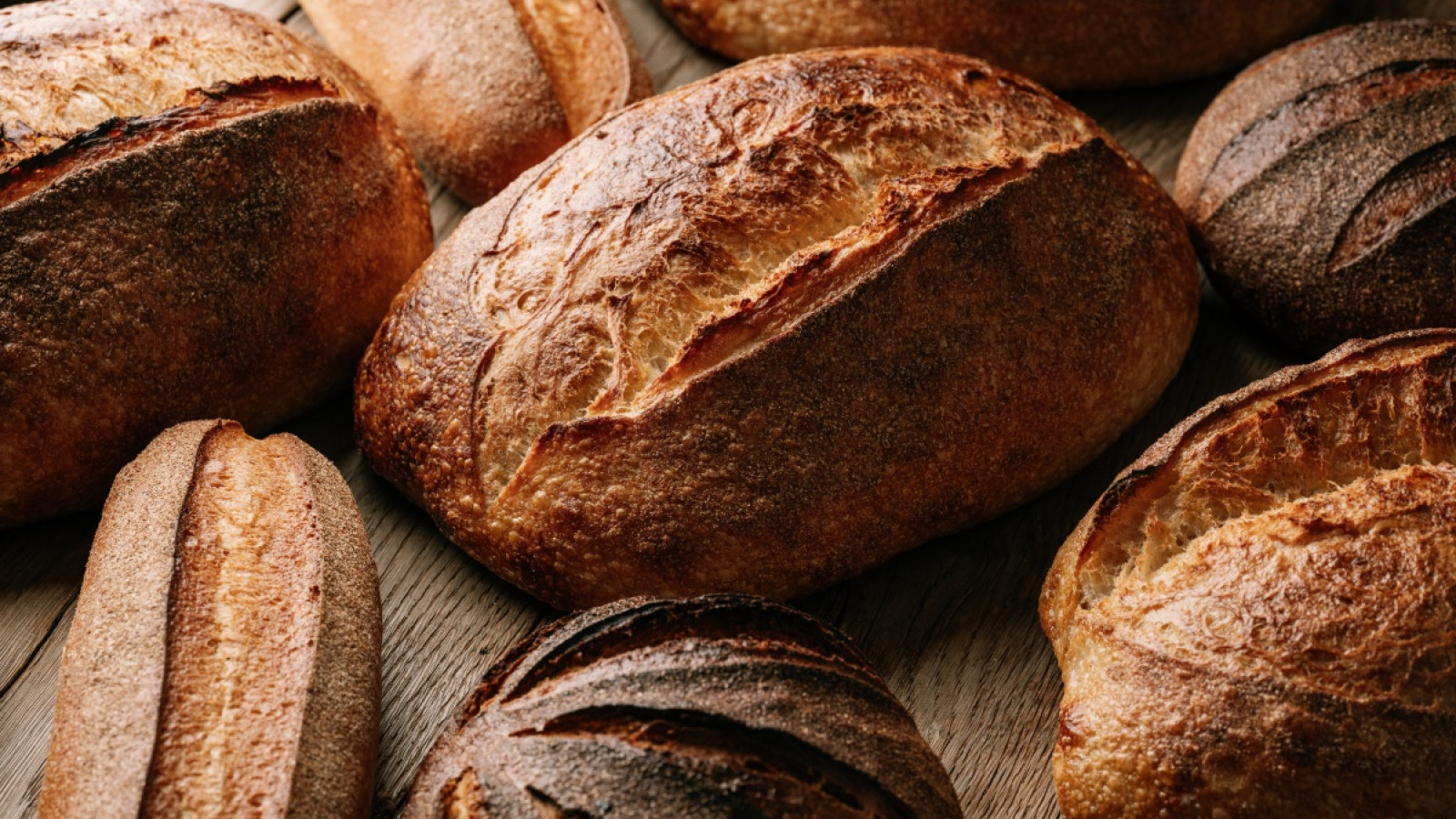 Все про крафтове випікання хліба в Україні й 50 оригінальних рецептів від пекарів — в книжковій новинці «Baking Bread»