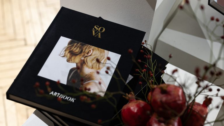 yak-ce-bulo-zakrita-prezentaciya-sova-artbook-vidannya-stvorenogo-do-25-richchya-brendu-0738bbfd