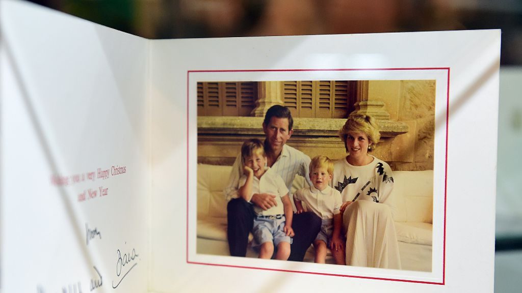 yak-zminyuvalis-rizdvyani-listivki-britanskoi-korolivskoi-rodini-za-ponad-100-rokiv-1f8a8e31