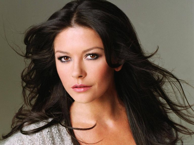 young-catherine-zeta-jones-8td9390v5swl840t