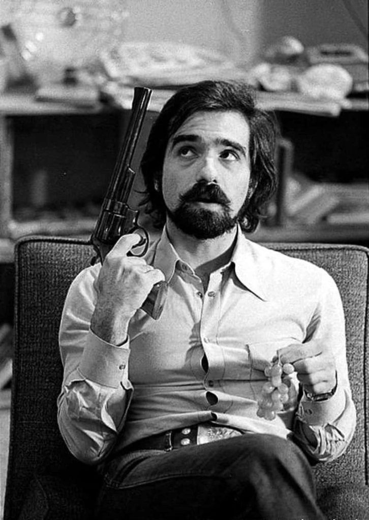young-martin-scorsese-holding-gun-photo-u1 Мартин Скорсезе в молодости