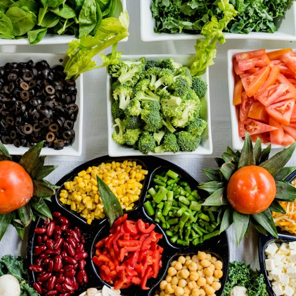 Овочі викликають гниття, а ГМО шкідливе? Розвінчуємо 5 міфів про харчування