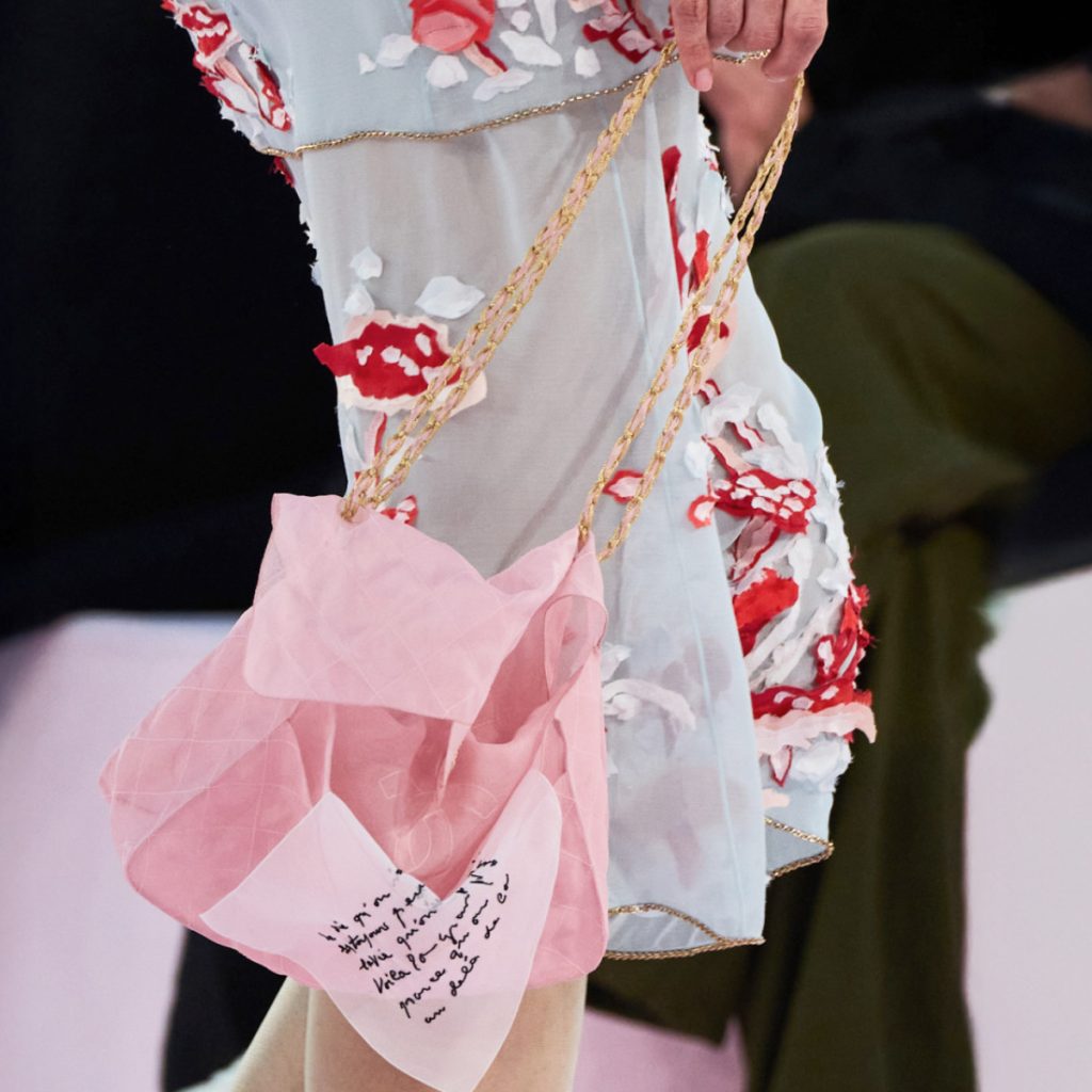 Одна з найказковіших сумок Chanel: як Матьє Блазі переосмислив культову Timeless 