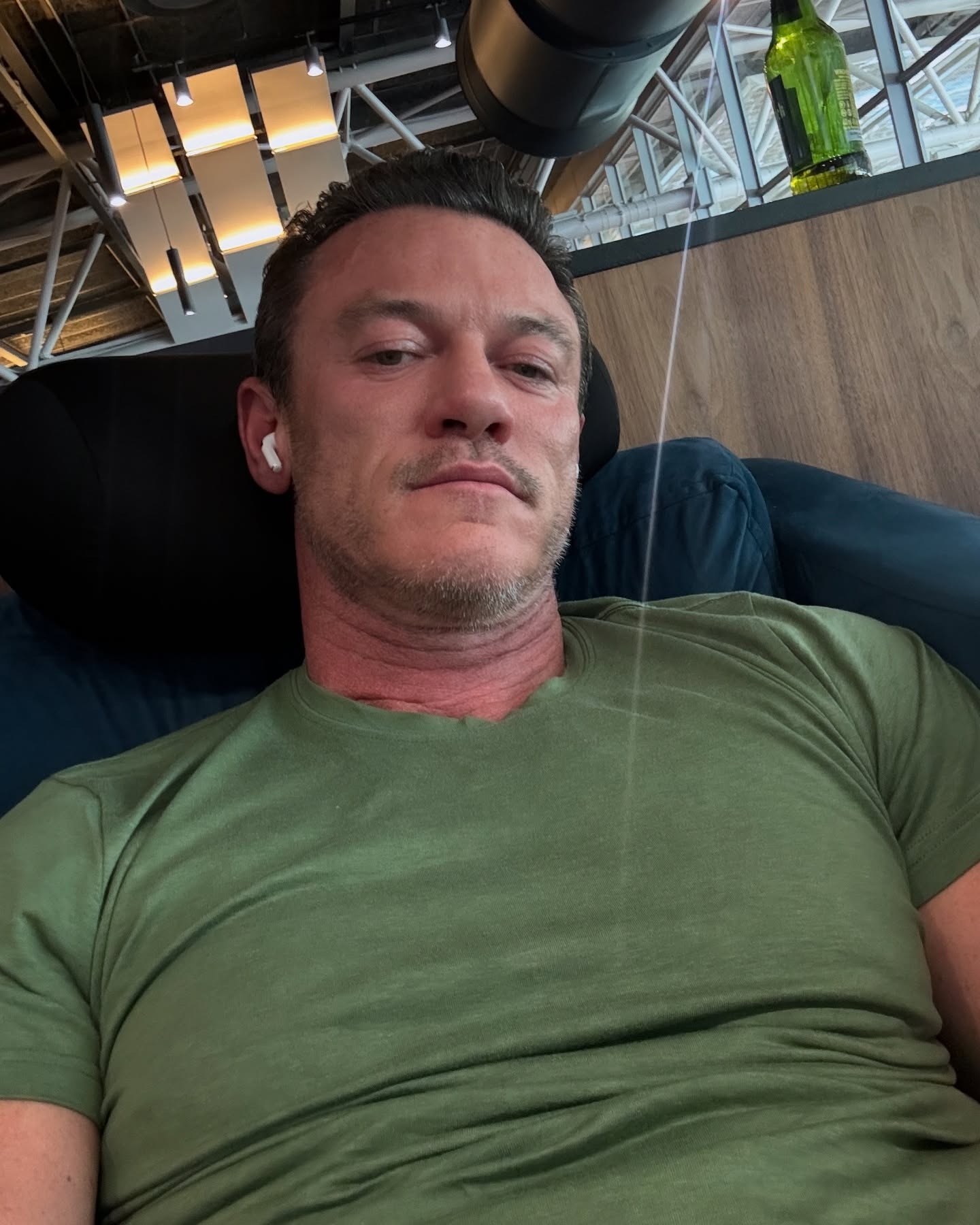 Люк Эванс в молодости