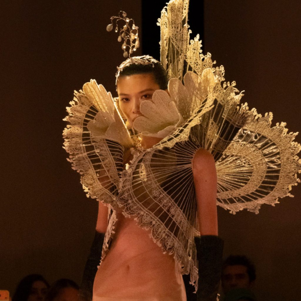 Під покровом Сікстинської капели: нова колекція Schiaparelli Haute Couture, натхнена шедевром Мікеланджело