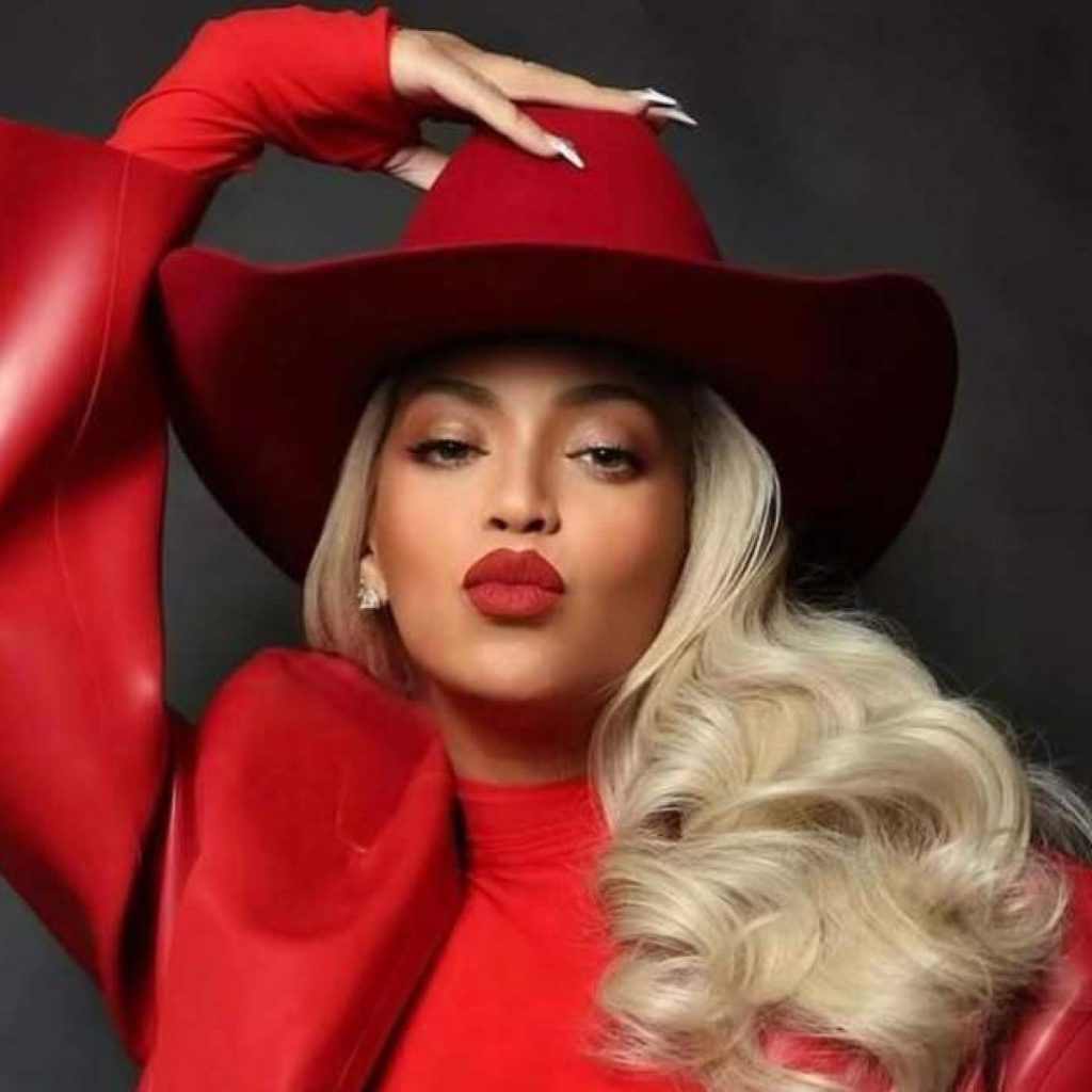 Як зробити об’ємні губи без ін’єкцій: поради зіркових візажистів