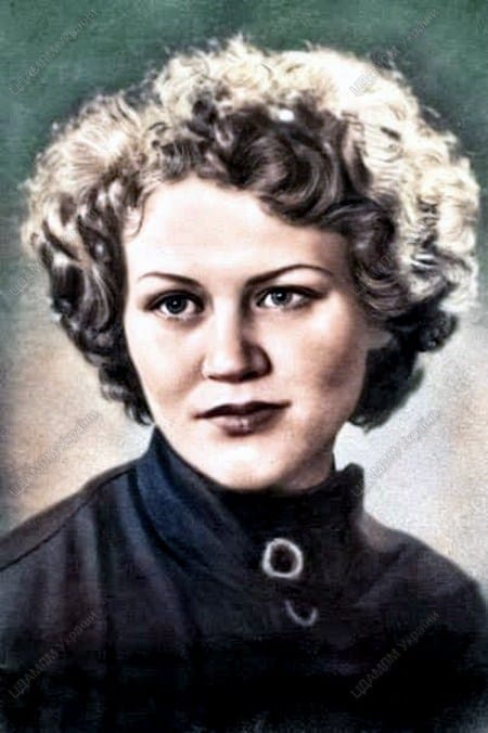 Ліна Костенко Біографія: життєвий шлях, творчість та особисте життя